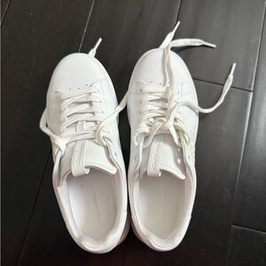 Tory Burch Howell Court sneakers in white - size 7.5